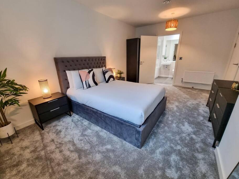 Stunning 4-Bedroom Townhouse With Free Parking Manchester Exterior photo